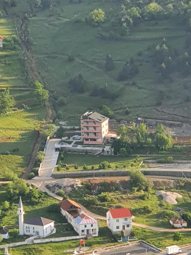 Lura Hotel Fushe-Lure Exterior foto