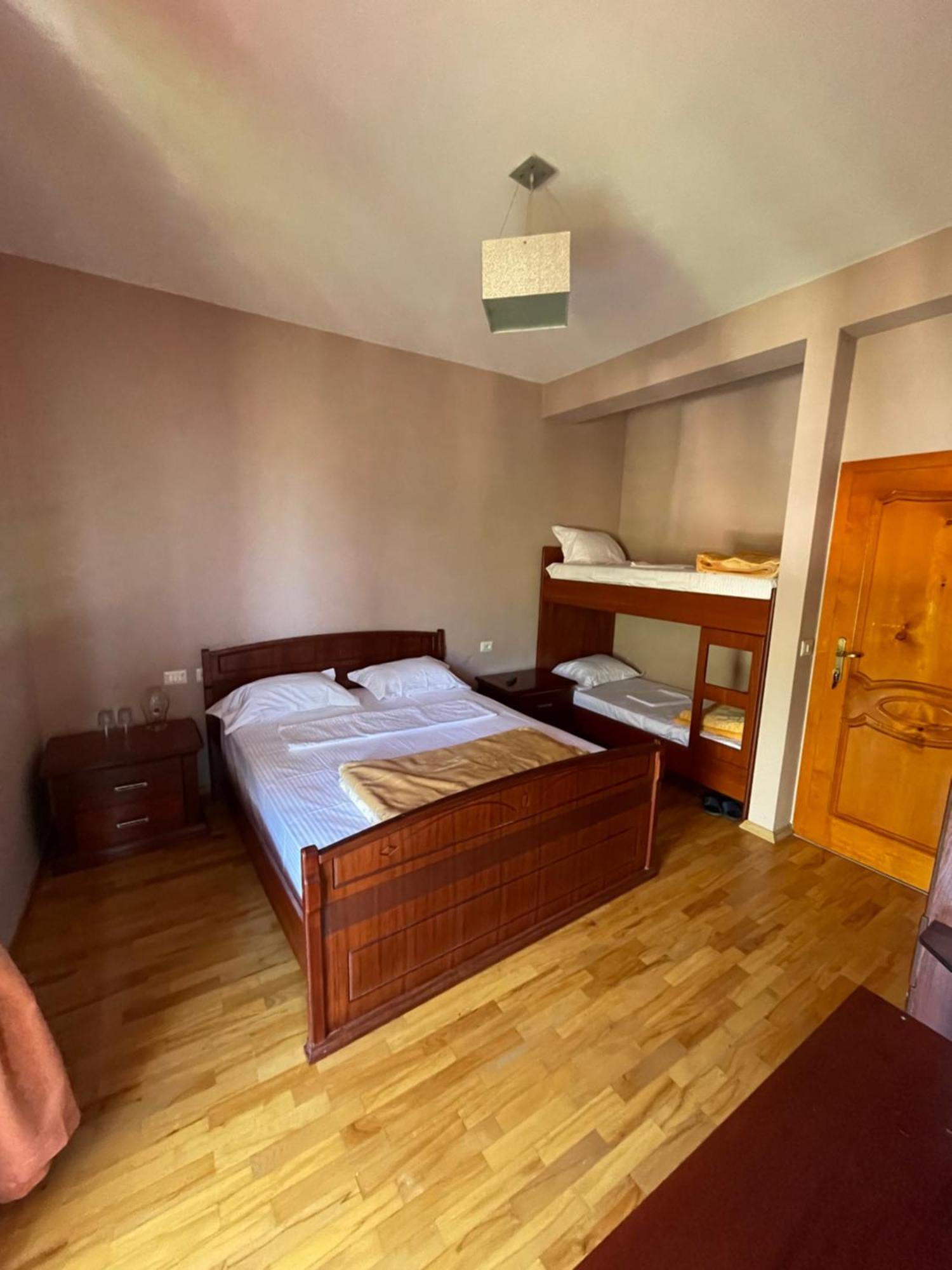 Lura Hotel Fushe-Lure Exterior foto
